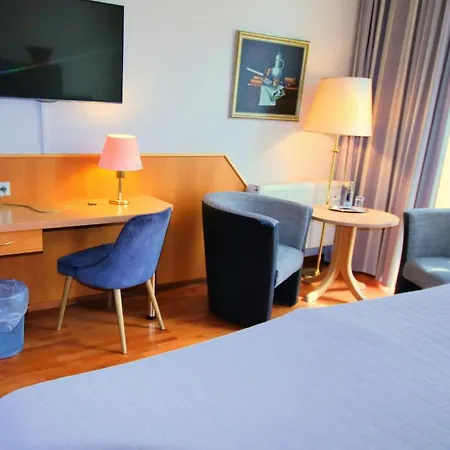 Komfort Hotel Am Kurpark-3